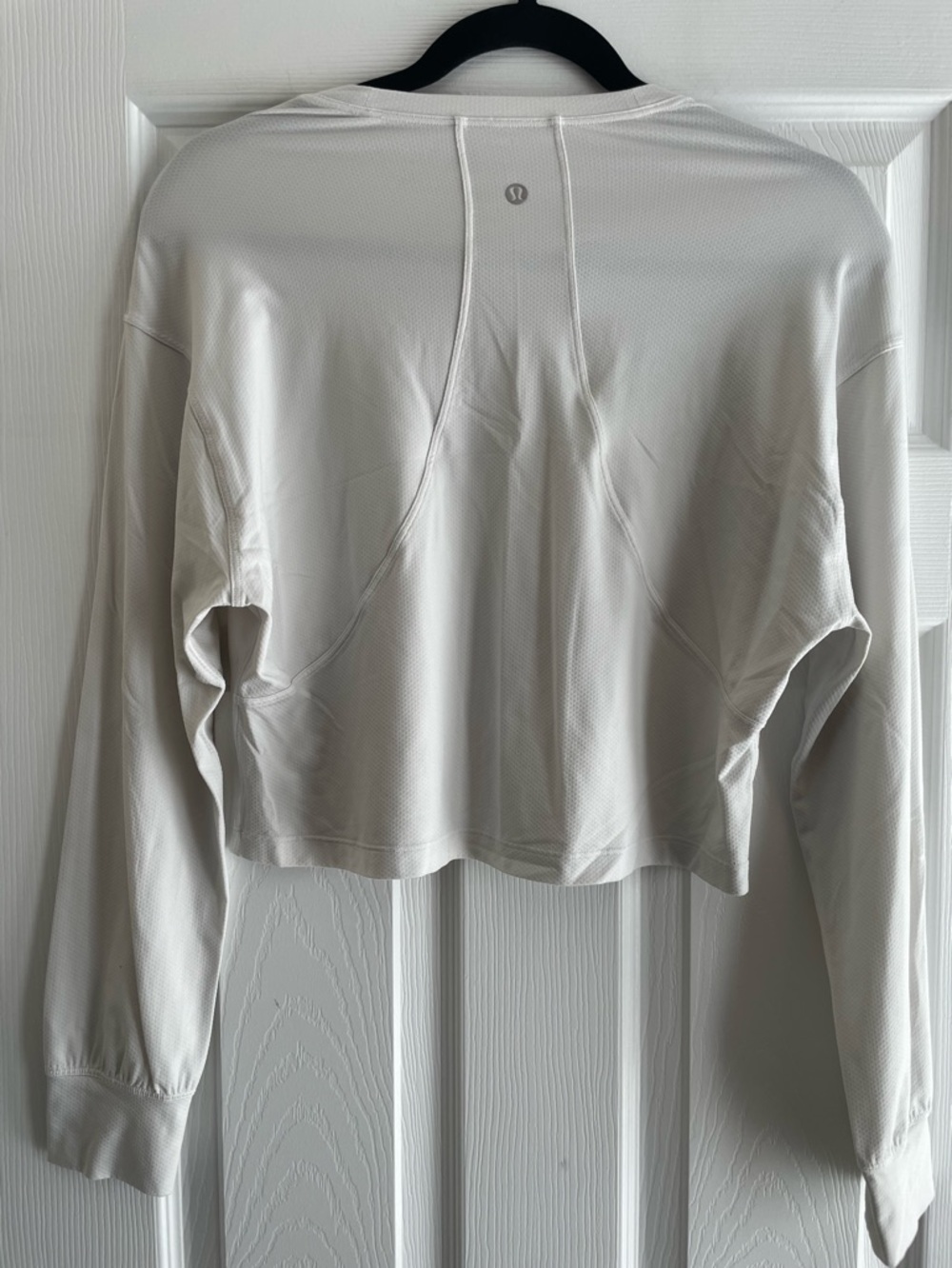 Lululemon Women's Cropped Long-Sleeve Top